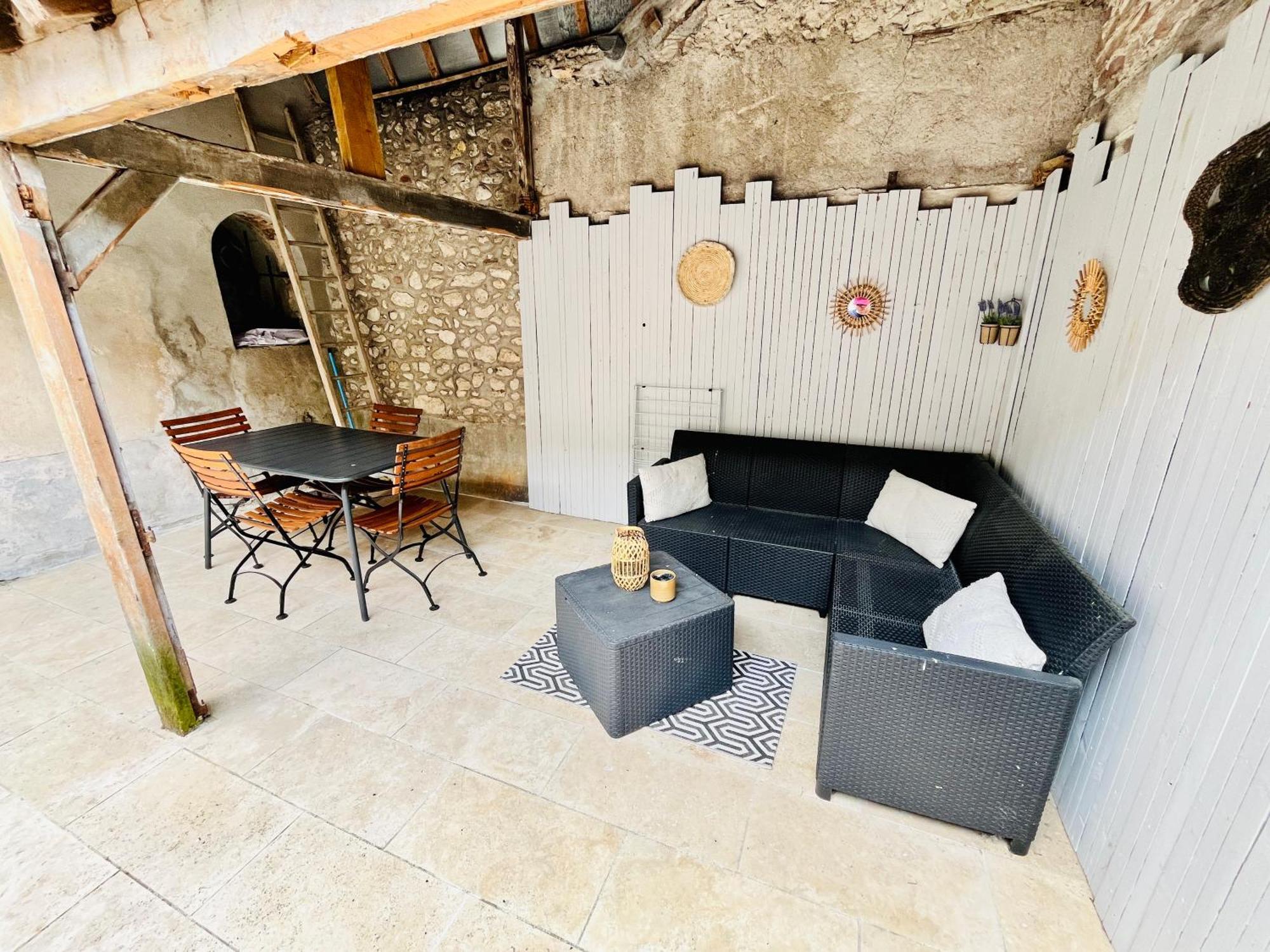2 Suites, Cour Privee, Climatisation, Le Nid De Blois Vienne Экстерьер фото